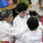 El judo terapéutico en niños con trastornos neurológicos: «Ver cómo evolucionan es una alegría constante, cada día te sorprenden más»